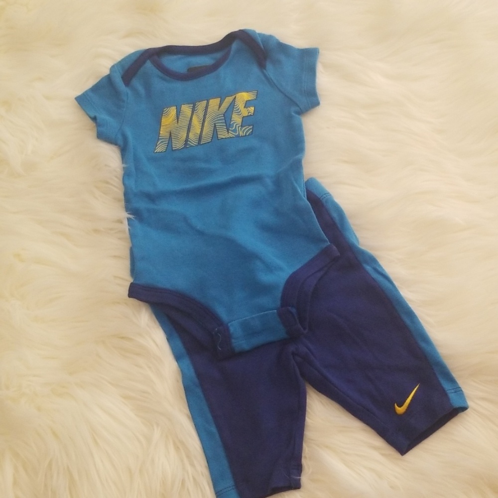 Nike baby boys onsie with matching leggings